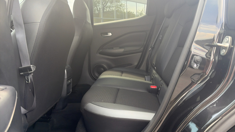Nissan Juke 1.0 DiG-T 114 N-Connecta 5dr Petrol Hatchback
